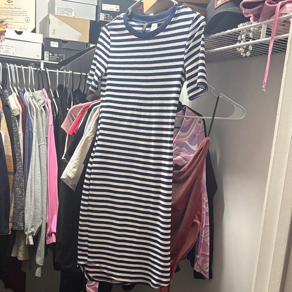 H&M Divided Blue and White Striped Shirt